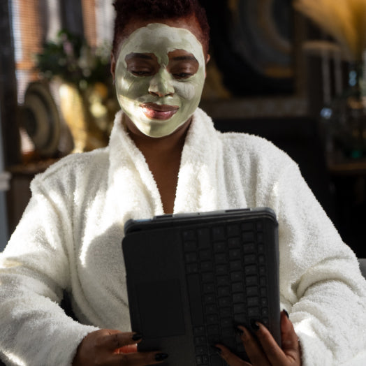Rice Bran Oil: The Superhero for Dry Skin!